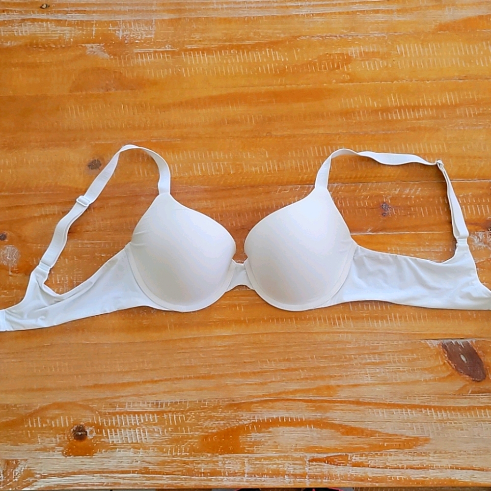Victoria's Secret t-shirt push-up